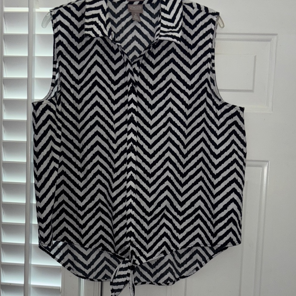 Chico's Black and White Chevron Sleeveless Top size 3